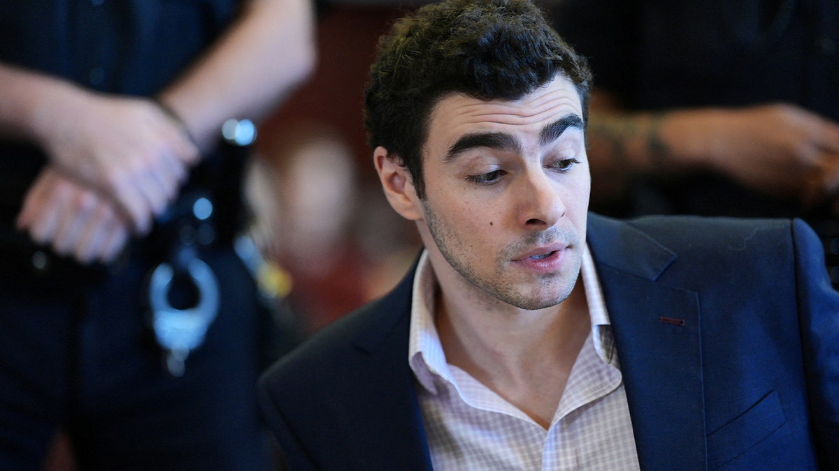 mangione-hearing-10 mangione-hearing-10