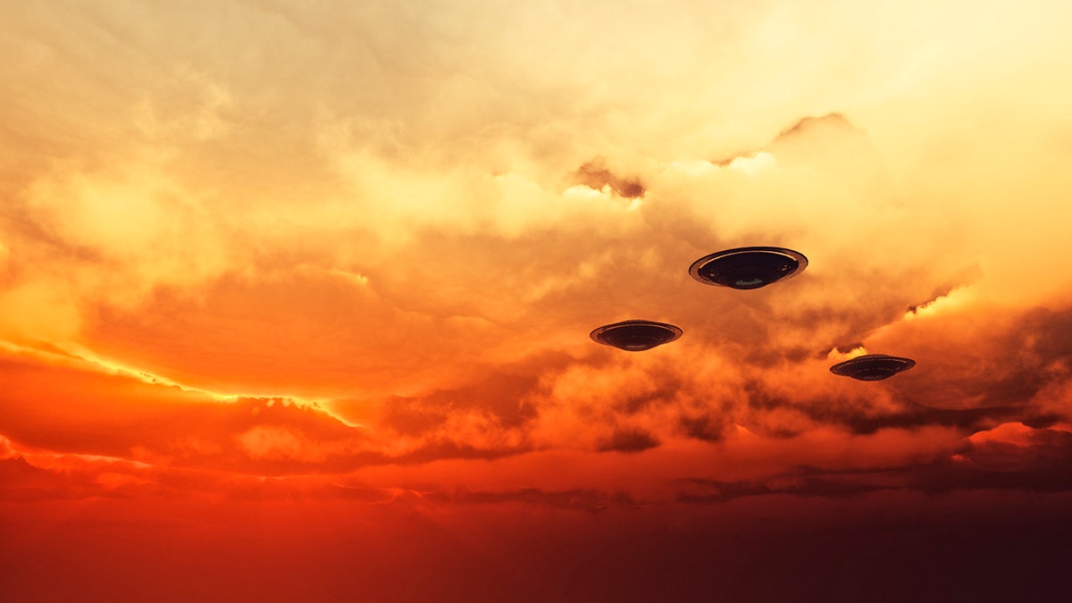 ufo-alien-space-mystery_02