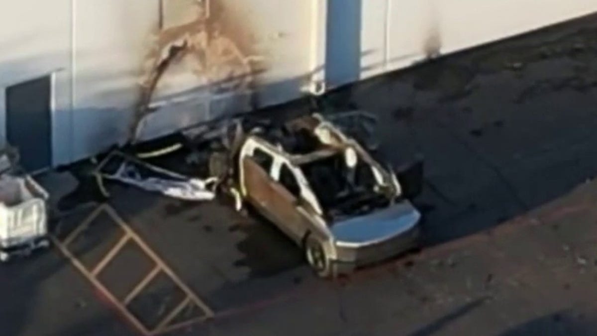 cybertruck-fire-at-arizona-tesla-dealership-as-investigators-arrest-arson-suspect-1