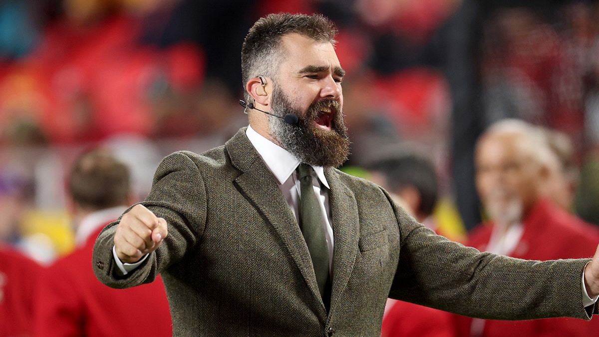 jason-kelce-eagles-fans jason-kelce-eagles-fans