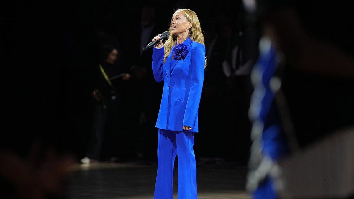 nba-vanessa-williams-011826-1 nba-vanessa-williams-011826-1