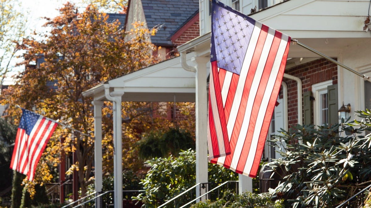 american-flags-homes american-flags-homes
