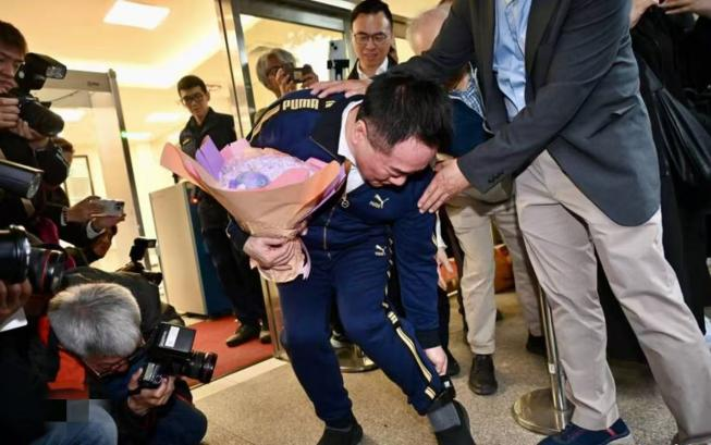 b4ed4bf2ed0efb549eab802bf6bfb359u1