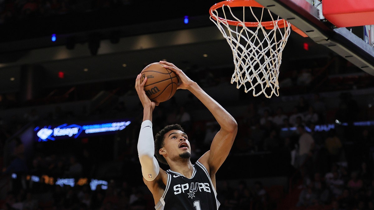 victor-wembanyama2 victor-wembanyama2