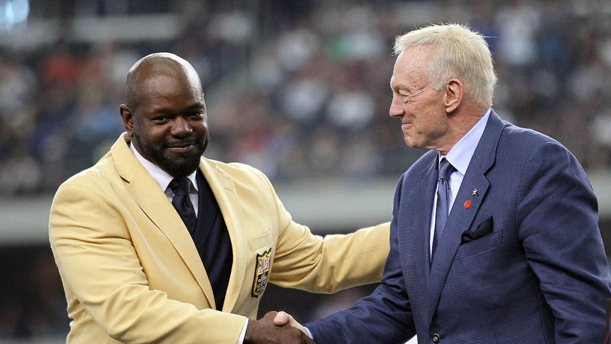 emmitt-smith-jerry-jones emmitt-smith-jerry-jones